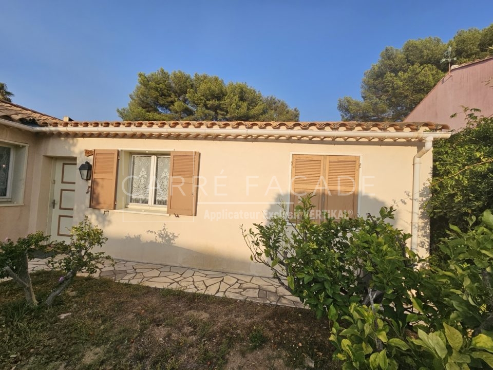 Façadier d'une maison à Cagnes sur mer, 06800, Alpes-Maritimes